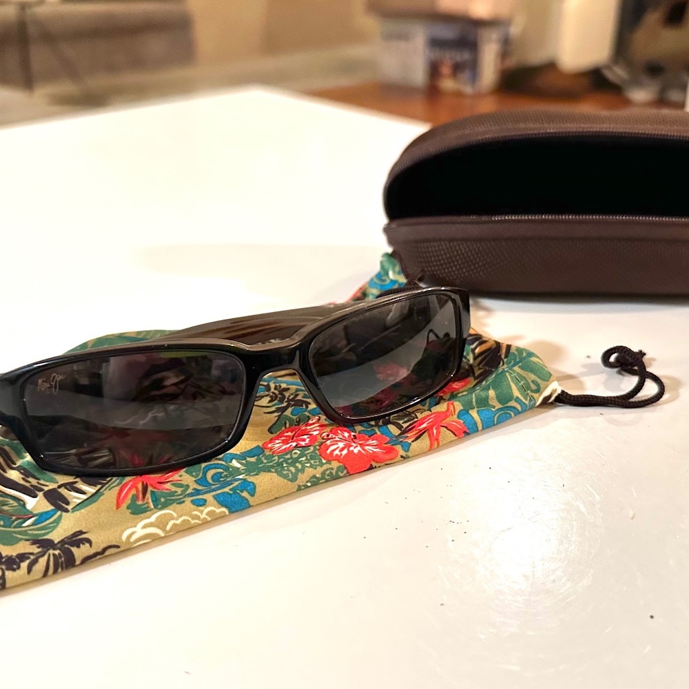 Authentic Maui Jim Atoll MJ220 Sunglasses (EUC!)